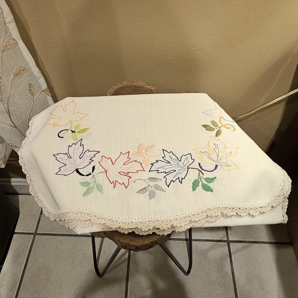 Vintage Embroidered Leaf Tablecloth with Lace Trim